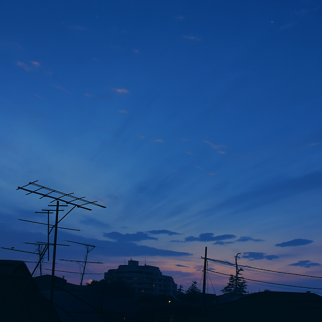 朝焼けの青空イラスト